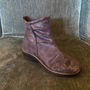 Arcopedico - Paluma Navy Stardust - Multiple Sizes (NEW W/ BOX)